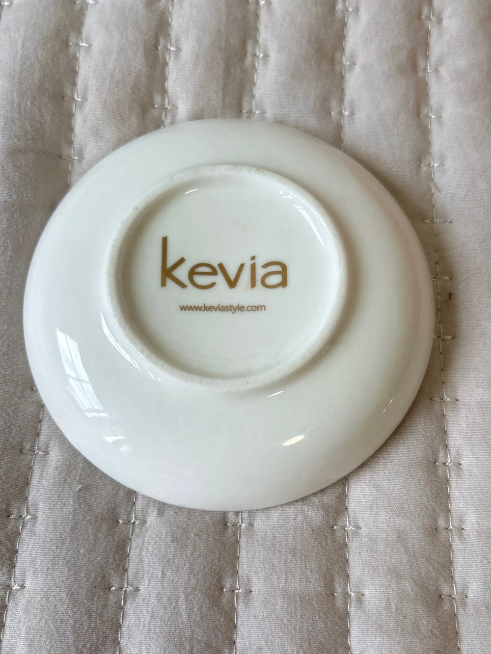 Kevia White Ceramic Gold Love Arrow Ring Dish Jewelry Trinket Tray